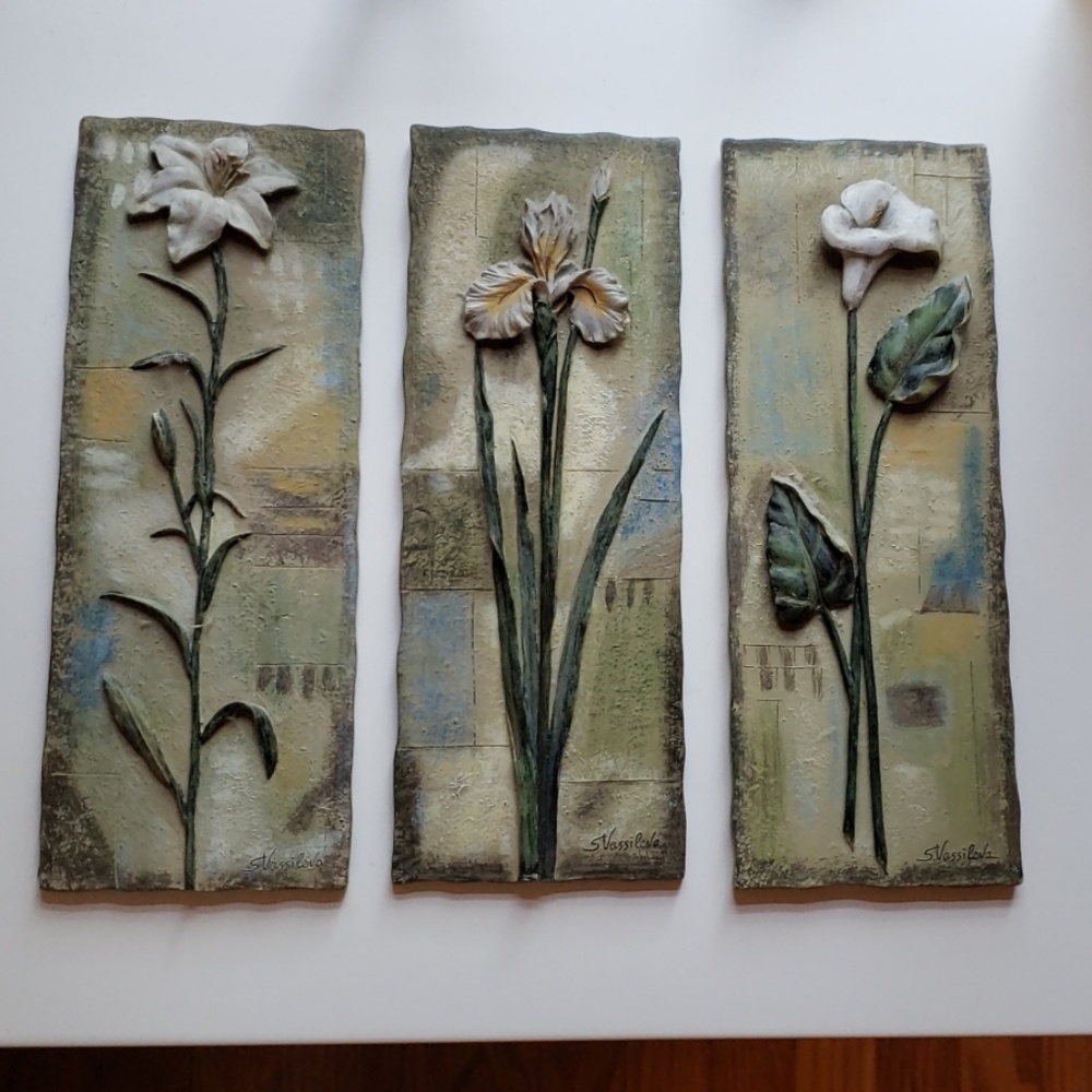 Flower resin wall plaques